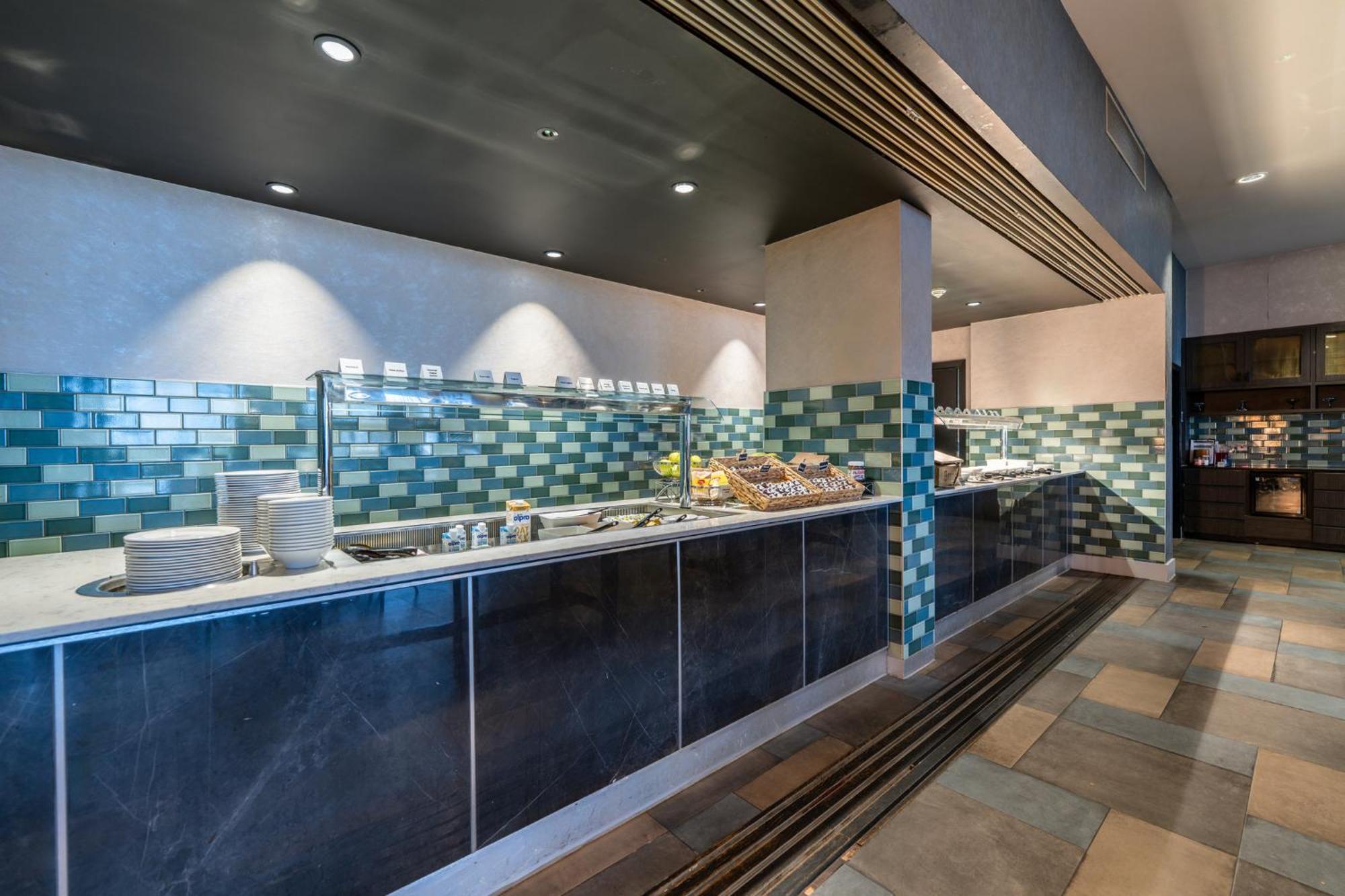 Crowne Plaza Aberdeen Airport By Ihg 4*