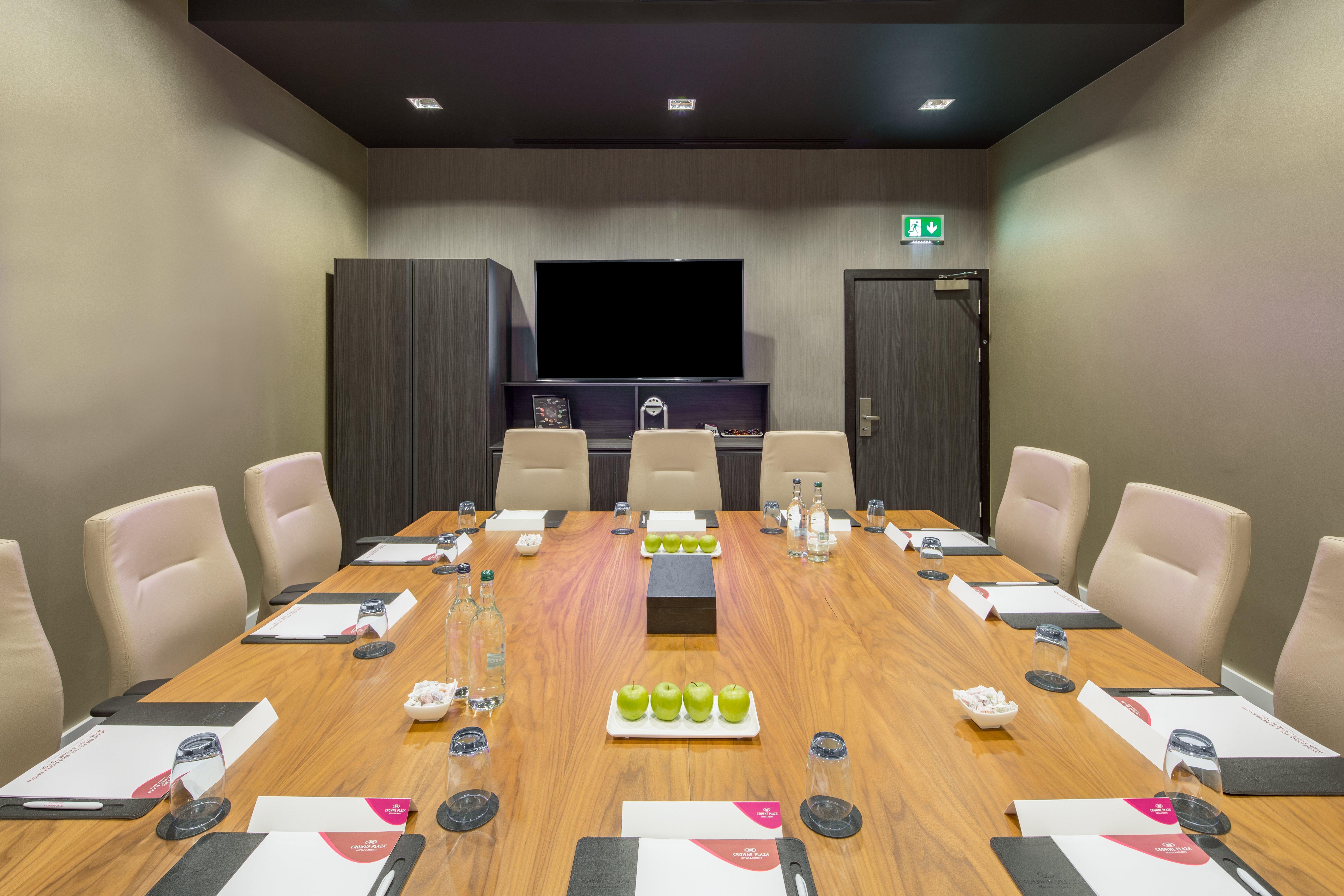 Crowne Plaza Aberdeen Airport By Ihg 4*