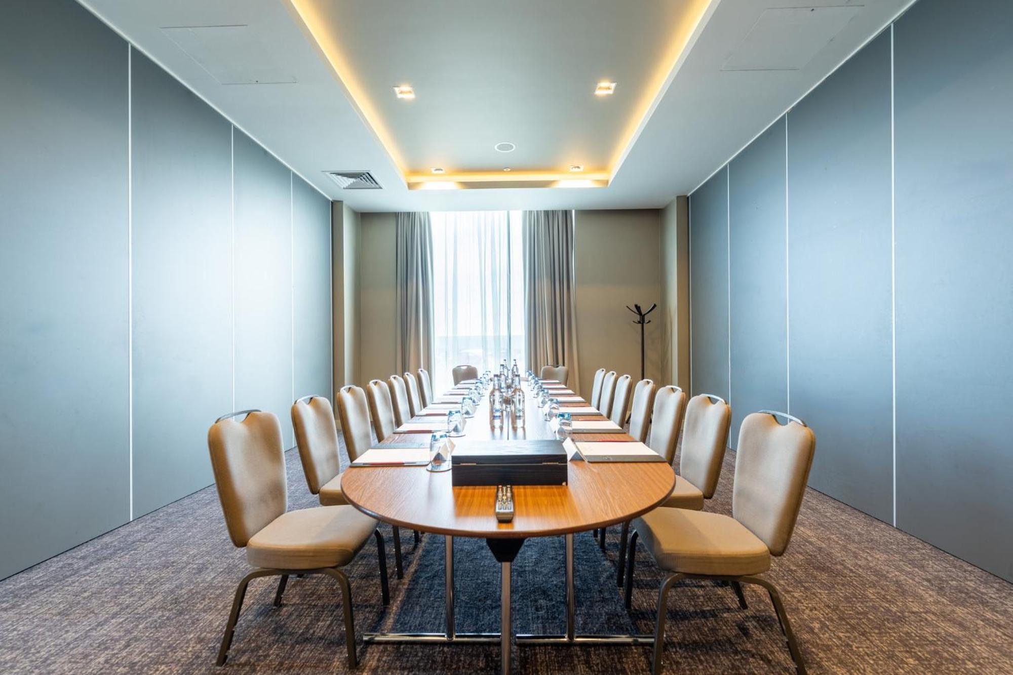 Hotel Crowne Plaza Aberdeen Airport By Ihg 4*