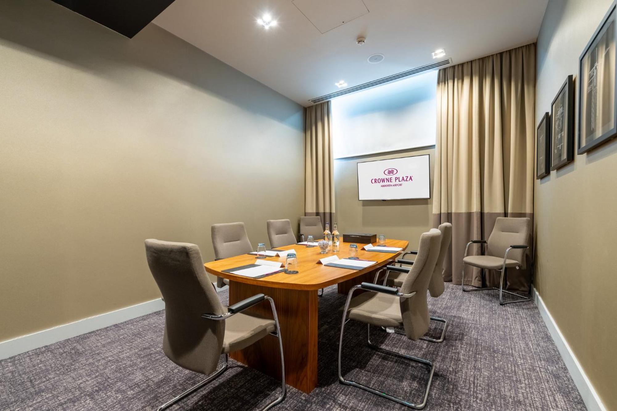 Crowne Plaza Aberdeen Airport By Ihg 4*